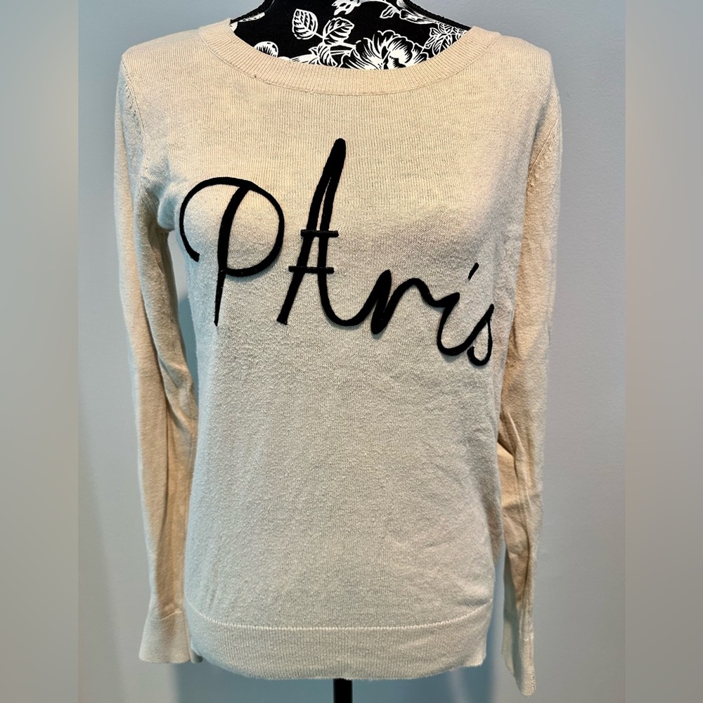 Paris🇫🇷 cream colored sweater